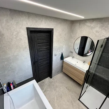 Luxury Vip 230m2+pool 37m2 * Nové Jirny
