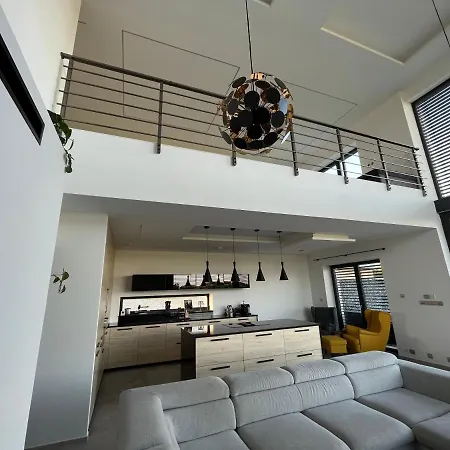 Luxury Vip 230m2+pool 37m2 *