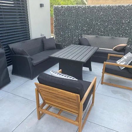 Luxury Vip 230m2+pool 37m2 Nové Jirny